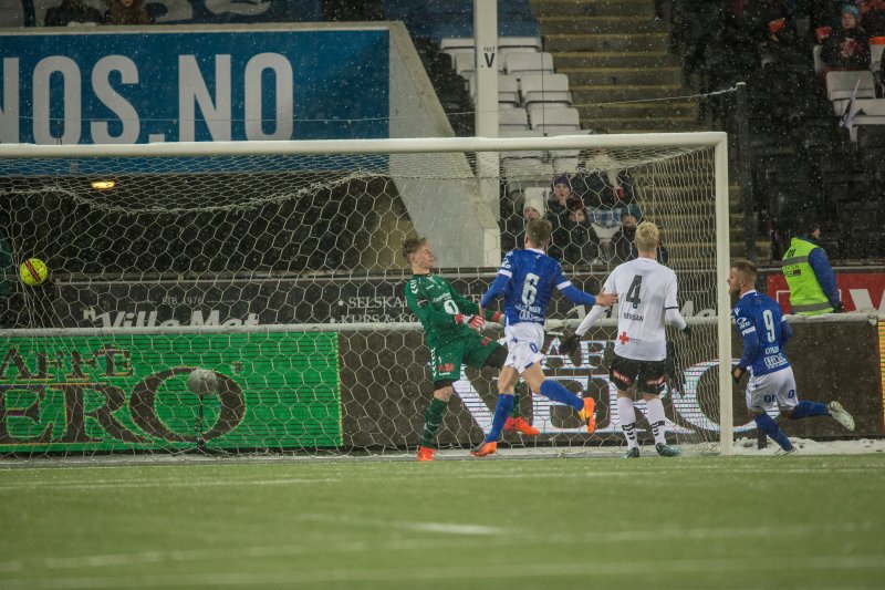 Gytkjær stanger inn seiersmålet mot Odd (foto: Scanpix)