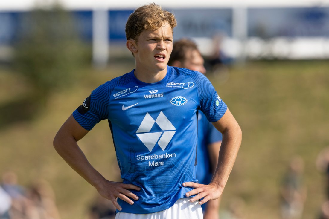 Moldes debutant Gustav Kjølstad Nyheim i første runde i NM i fotball mellom Spjelkavik og Molde på Spjelkavik Stadion. 