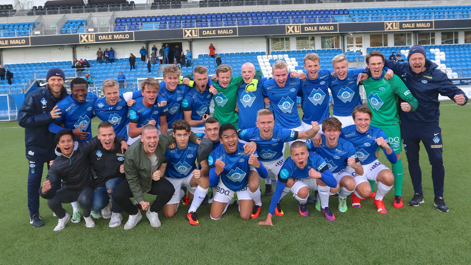 G19 Molde semifinale mot LSK 6-1 lagbilde feiring