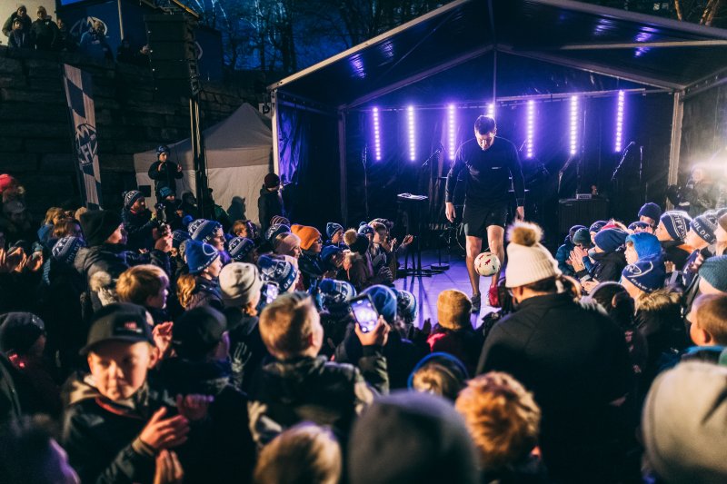 Anders Solum (AZUN) i aksjon før KBK-kampen i 2019.