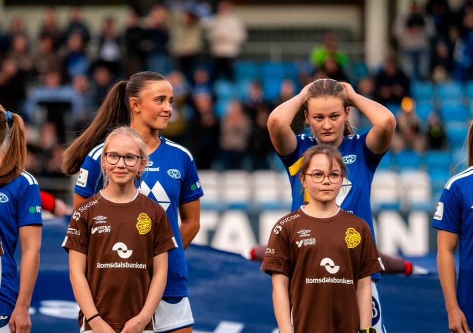 Emma og Sigrid fra serieåpningen mot Brann.