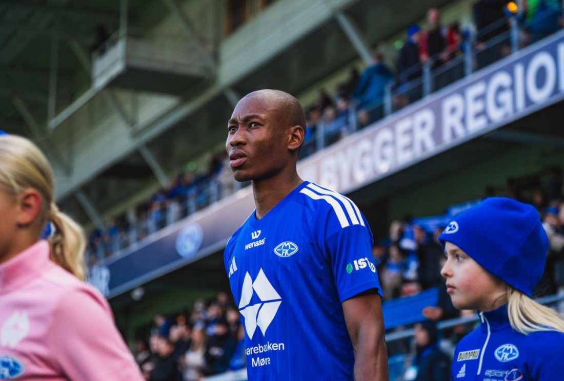 Samukele før møtet med Rosenborg i serieåpningen.