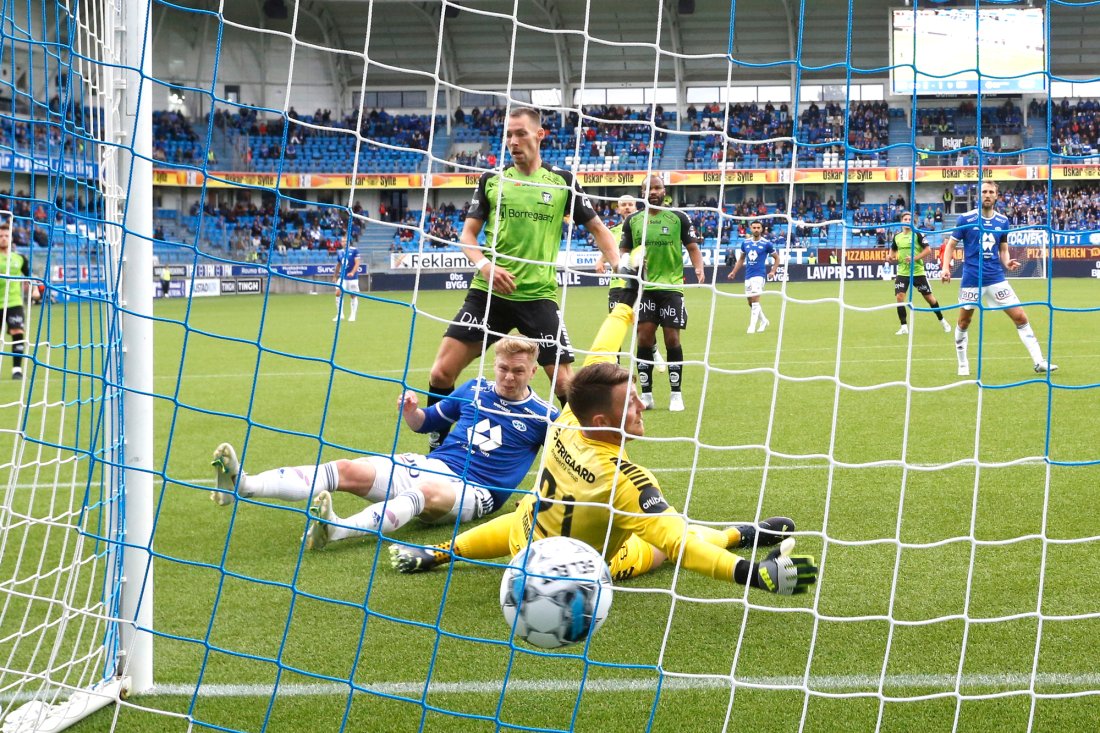 Ola Brynhildsen setter inn 3-1. Foto: Svein Ove Ekornesvåg / NTB