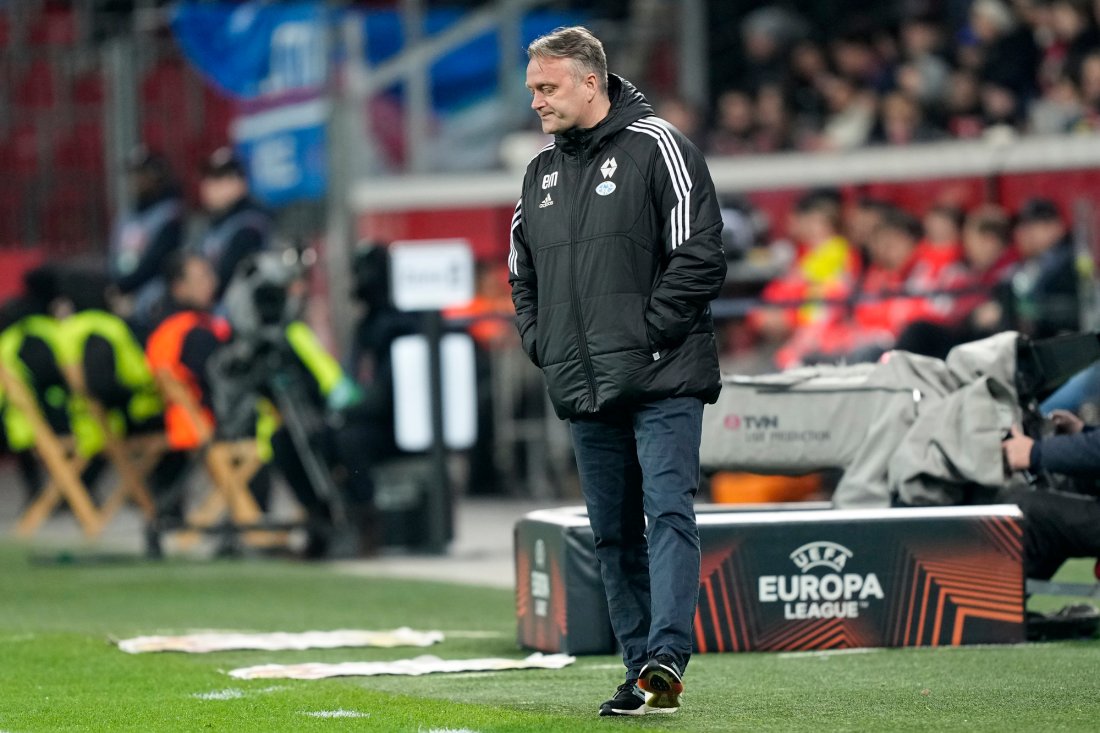 Erling Moe måtte innse at Bayer Leverkusen fortsatt var en klasse over Molde i Europaligaen, men han gledet seg over MFK-supporterne og de unge spillerne. Foto: Martin Meissner, NTB / AP