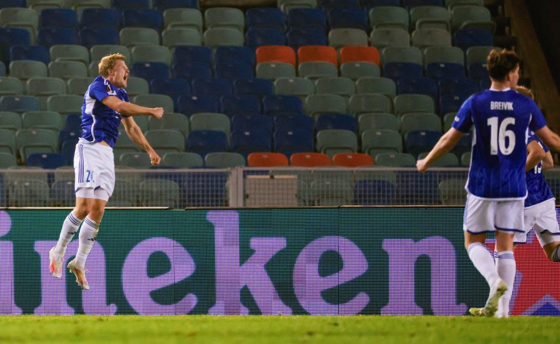 Kristian Eriksen jubler etter å ha satt inn 3-1. Foto: Adam Ihse, AP / NTB