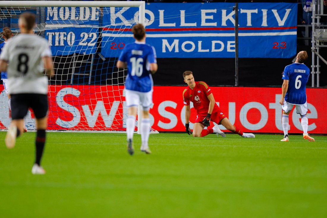 Moldespillerne fortviler etter 0-2 i 1. omgang. Foto: Svein Ove Ekornesvåg / NTB