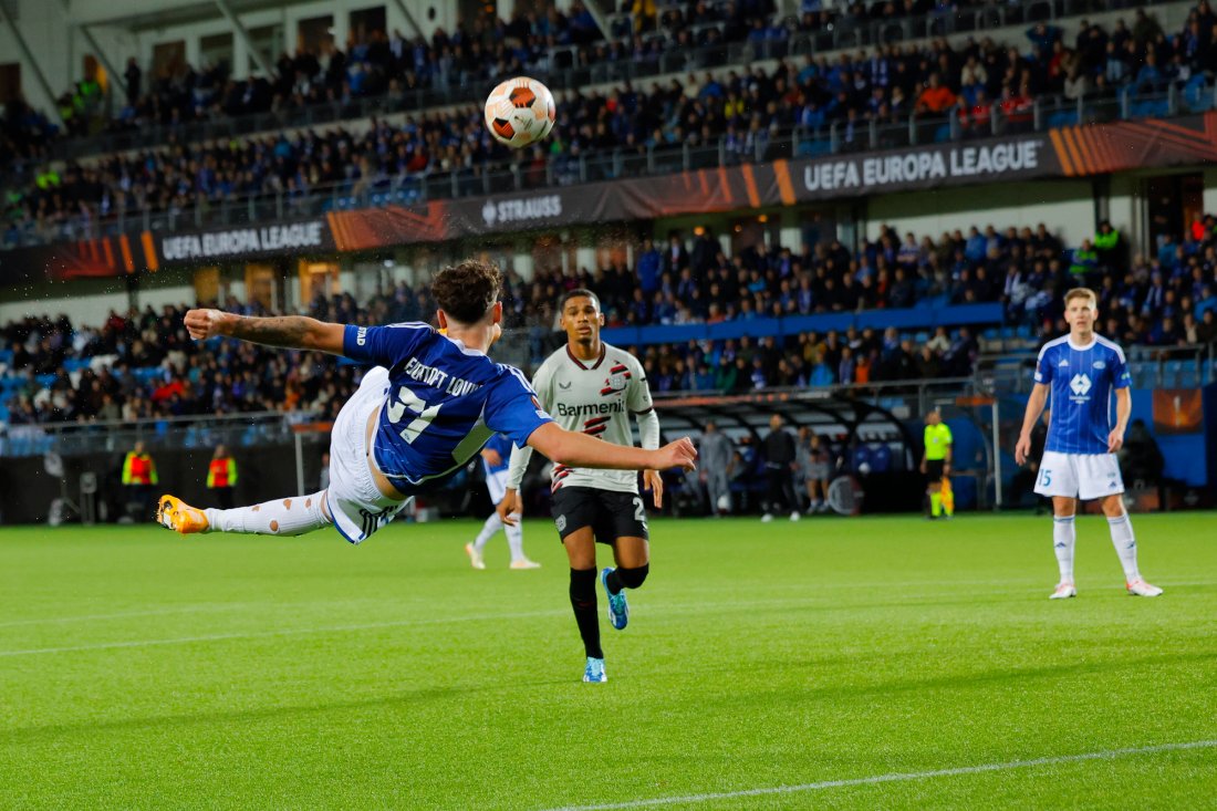 Mathias Fjørtoft Løvik prøvde seg med et brassespark - men mål ble det ikke. Foto: Svein Ove Ekornesvåg / NTB