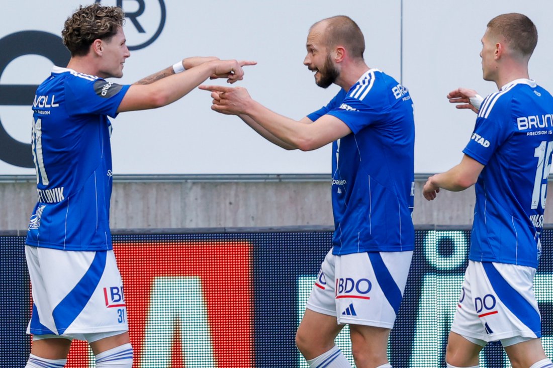Eirik Hestad jubler sammen med Mathias Fjørtoft Løvik etter 1-0-målet. Foto: Svein Ove Ekornesvåg / NTB