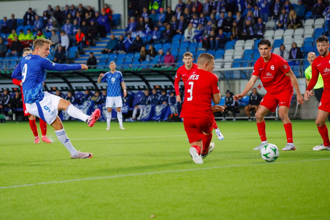 Frederik Ihler setter inn kampens siste mål. 3-0! Foto: Svein Ove Ekornesvåg / NTB