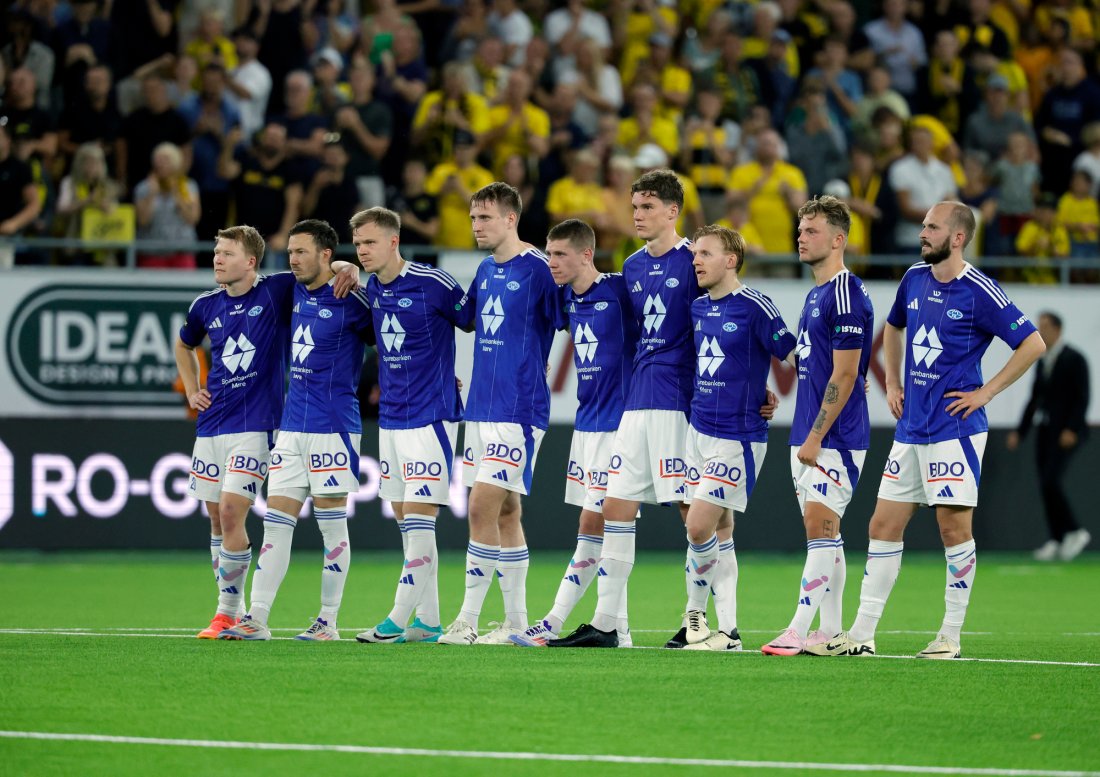 Den verste tiden under straffekonkurransen. MFK-spillerne ser at dette ikke går veien. Foto: Adam Ihse / TT/NTB