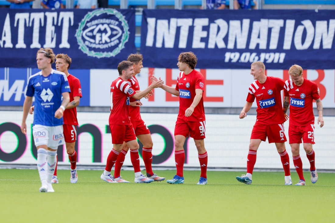 Silkeborg jubler for 1-1 på Aker Stadion. Foto: Svein Ove Ekornesvåg / NTB