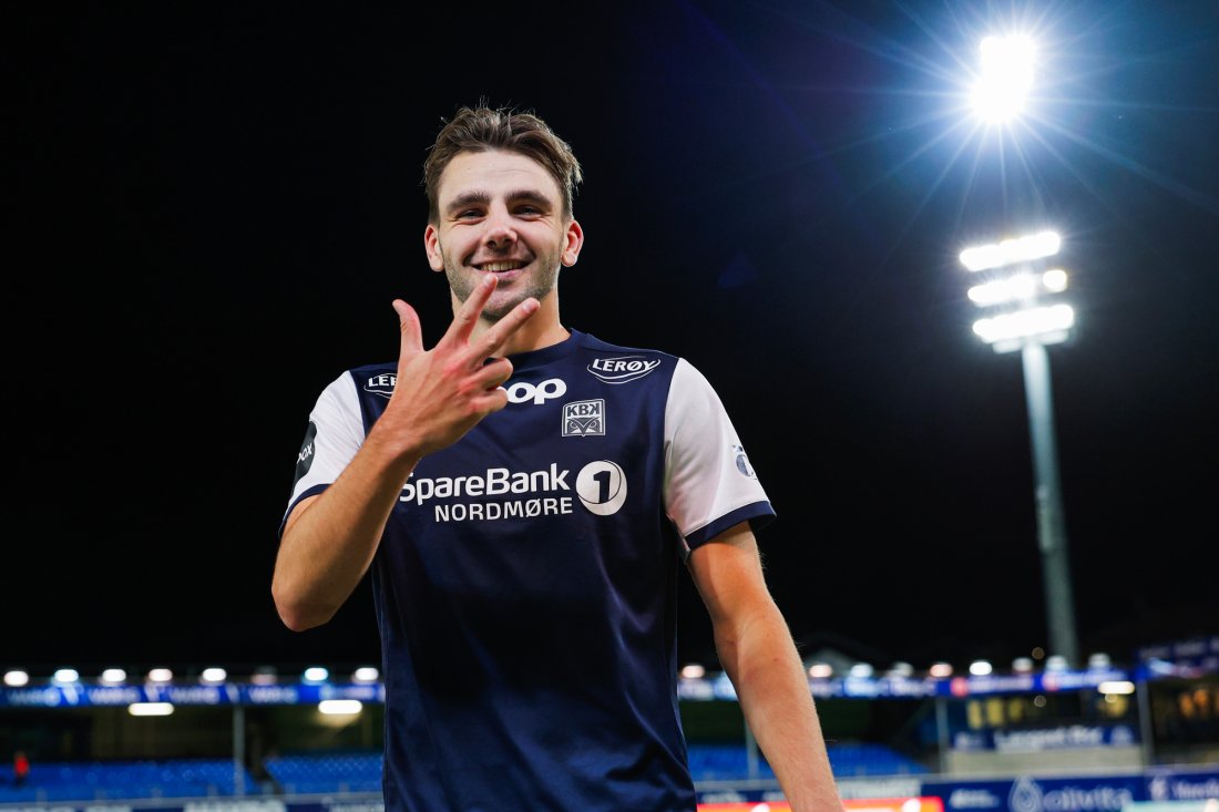 Eneste moldegutt som kunne feire etter kampen. Niklas Ødegård feirer tredje seier mot MFK. Foto: Svein Ove Ekornesvåg / NTB