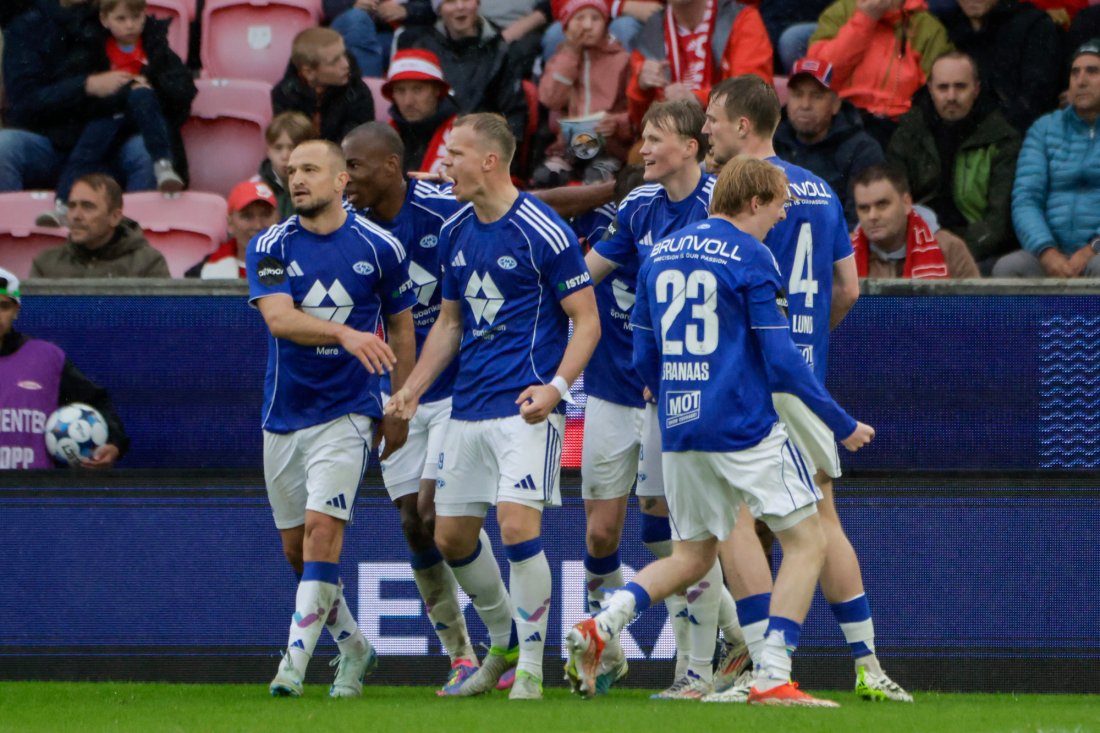 Veton Berisha satte inn kampens tredje mål på mesterlig vis. Foto: Paul S. Amundsen / NTB
