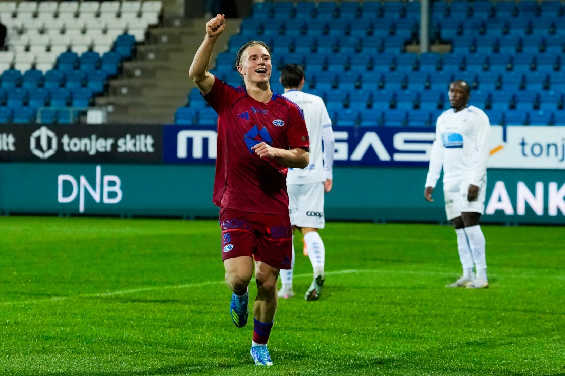 Oskar Spiten-Nysæter feirer 1-0. Foto: Jan Kåre Ness / NTB