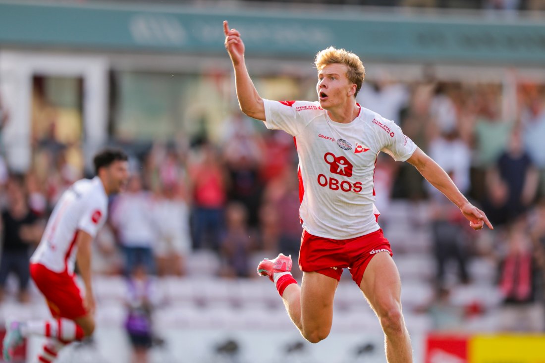 Mål nr 2, og med 3-2 får Oskar Øhlenschlæger juble skikkelig. Foto: Christoffer Andersen / NTB