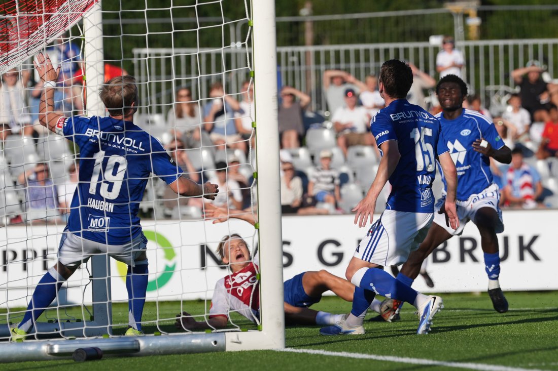 Simen Hestnes kunne avgjort for KFUM like før slutt, men Molde slapp unna med 0-0. Foto: Terje Pedersen / NTB