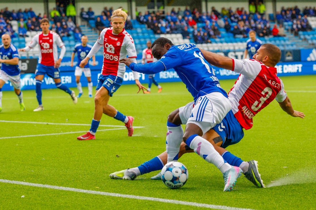 Caleb Zady Sery kom inn som et friskt pust og skaffet Molde straffespark tre minutt etter pause. .Foto: Svein Ove Ekornesvåg / NTB