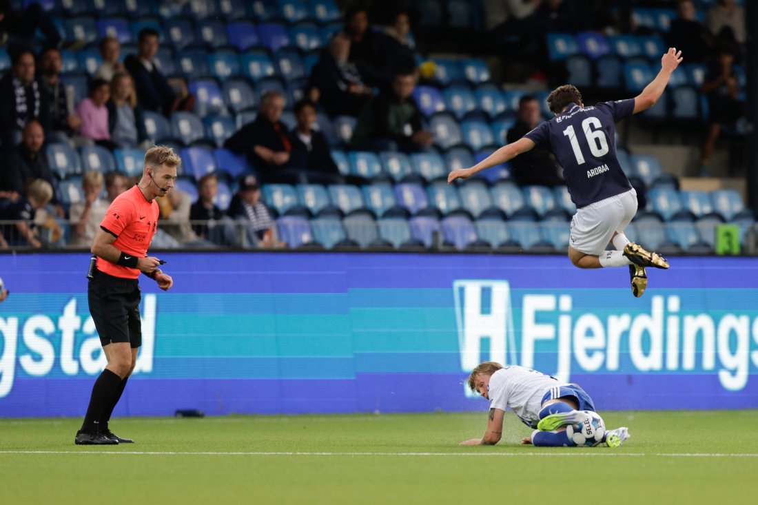 Ingen tvil om hvem som fløy høyest i Drammen. Foto: Christoffer Andersen / NTB