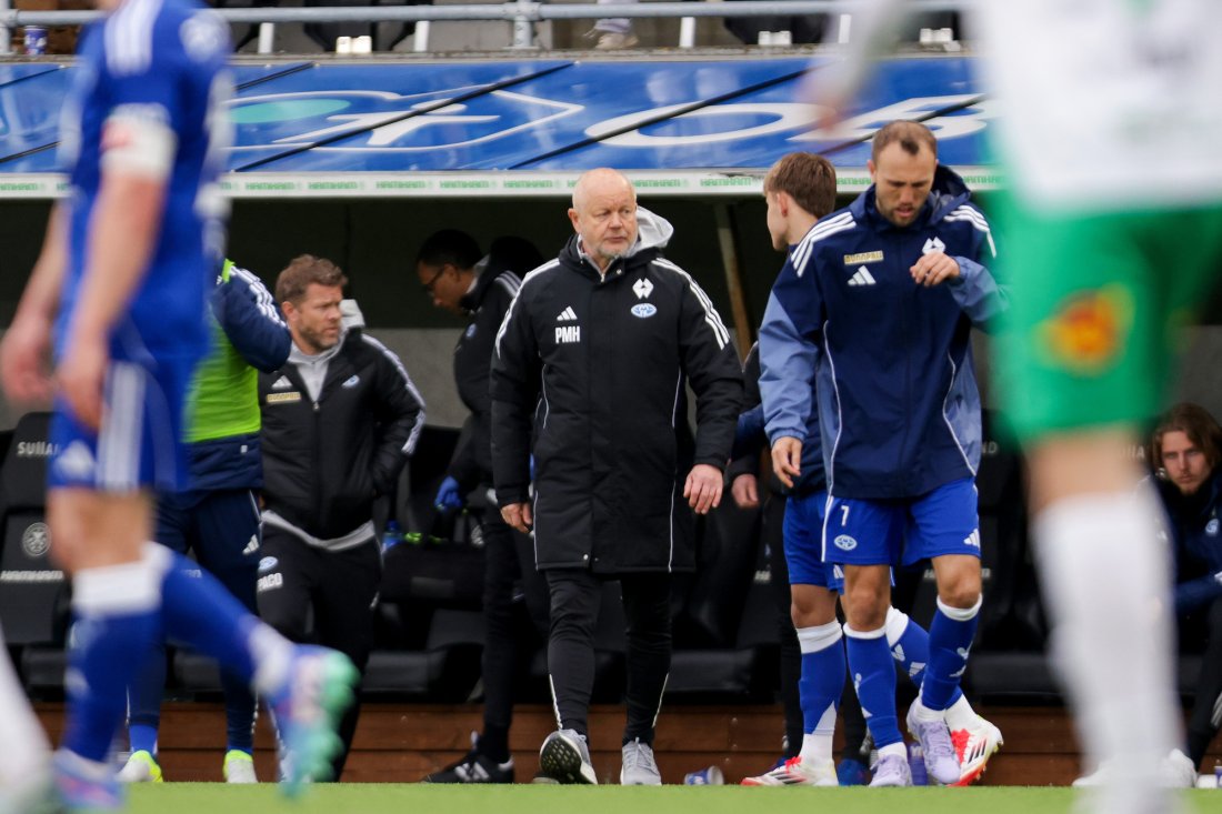 Skuffelse på moldebenken etter tap i Hamar. Foto: Jonas Been Henriksen / NTB