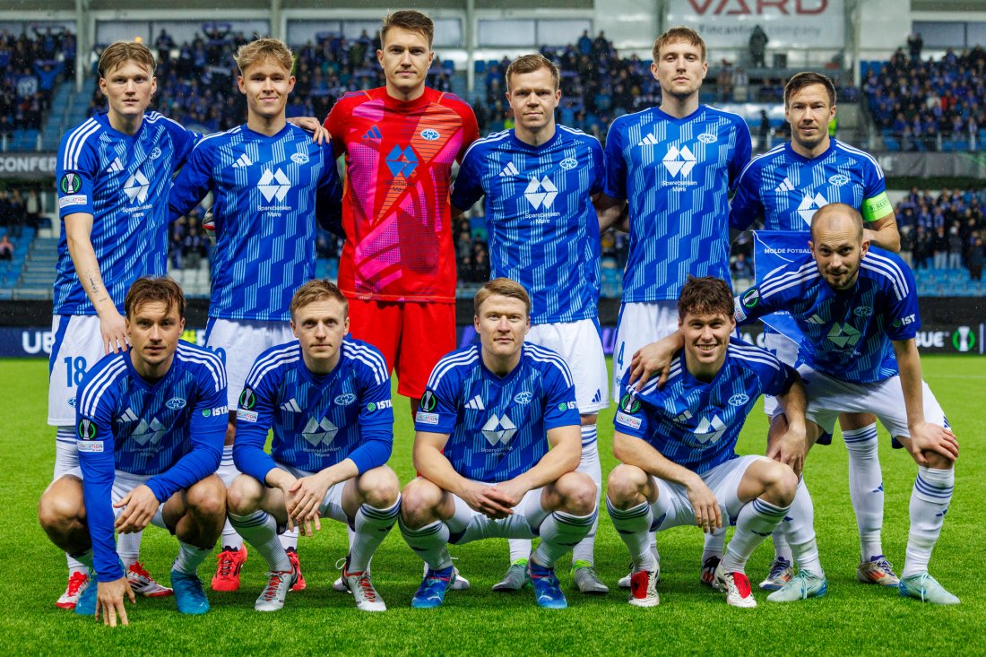 Moldes XI fra start mot Legia: Foran fra venstre Fredrik Gulbrandsen, Mats Møller Dæhli, Kristian Eriksen, Emil Breivik og Eirik Hestad. Bak fra venstre Halldor Stenevik, Mads Enggård, Jacob Karlstrøm, Eirik Haugan, Valdemar Lund og Martin Linnes. Foto: Svein Ove Ekornesvåg / NTB