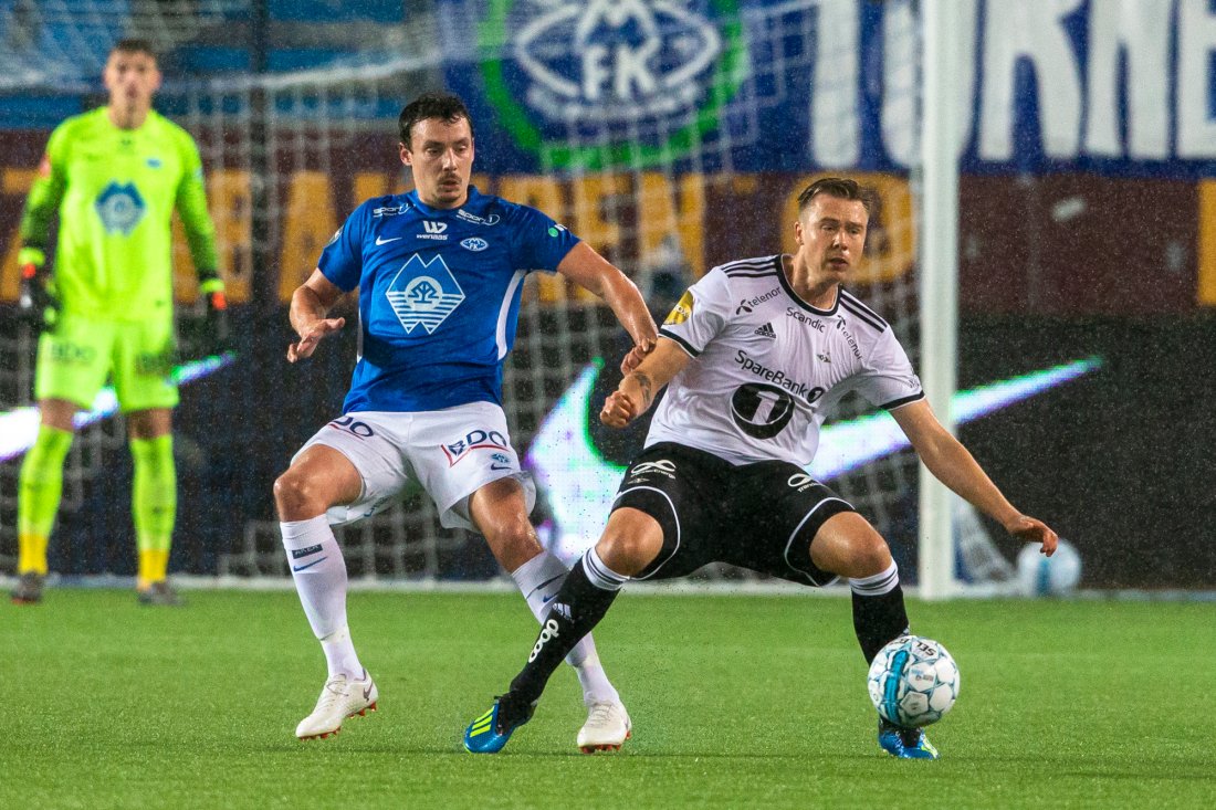 Vegard Forren med full kontroll på Alexander Søderlund da Molde slo Rosenborg 1-0 på Aker Stadion i 2018. Foto: Svein Ove Ekornesvåg, NTB / Scanpix