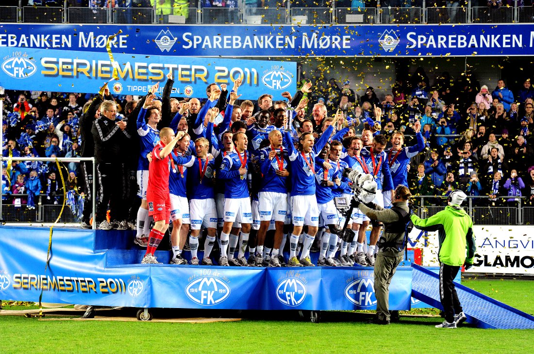 Seriemester Molde med gull og konfetti på Aker stadion i 2011. Foto: Kjell Langmyren, Romsdals Budstikke