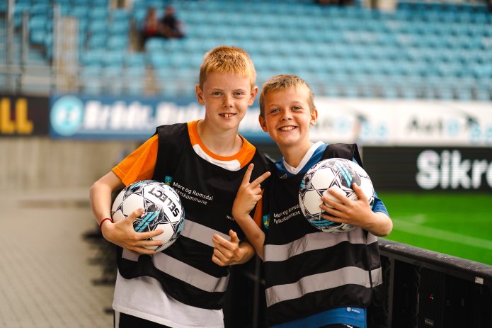 Meld på laget som ballhentere for 2026!